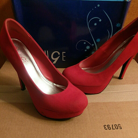 Rouge 9 Red Suede Heels - Picture 1 of 5